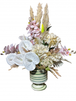 Ivory Tropical Luxury Aranjman – Beyaz Anthurium Premium Tasarım | Selin Çiçek